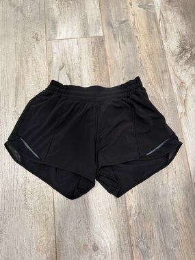 Lululemon Hotty Hot Low-Rise 4”